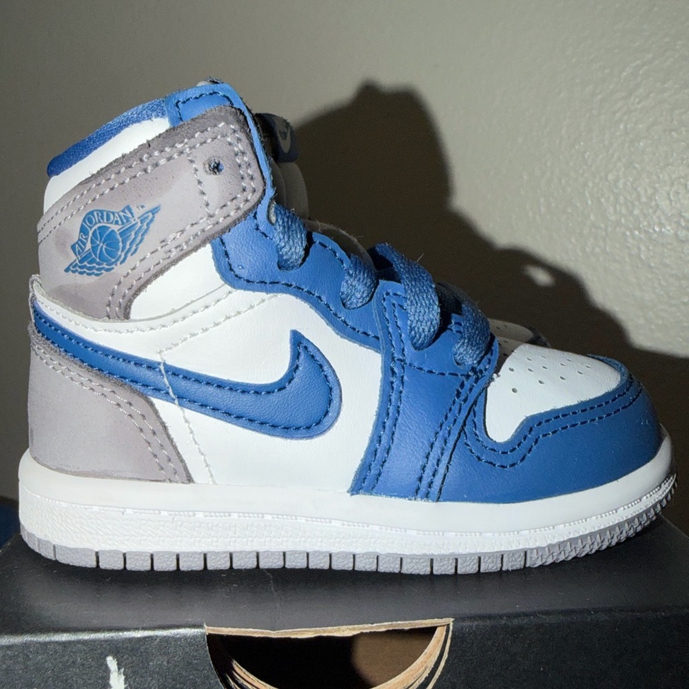 Jordan Kids' High-Top Sneakers in Blue, White and Gray